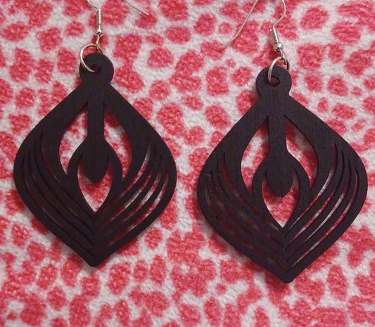 Black Ornament fashion earrings